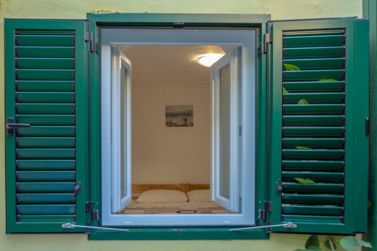 Room Nino Скрадин Экстерьер фото